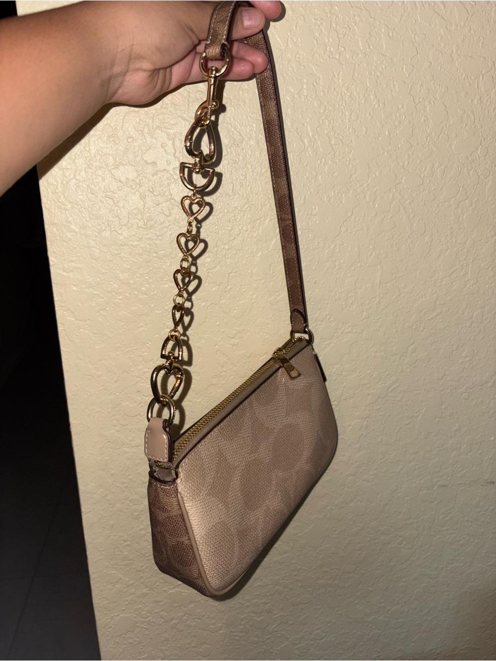 Coach Blush Pink Signature Shoulder Bag with Gold Heart-Link Strap - Picture 3 of 6